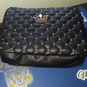 Bando black purse comes with rose necklace